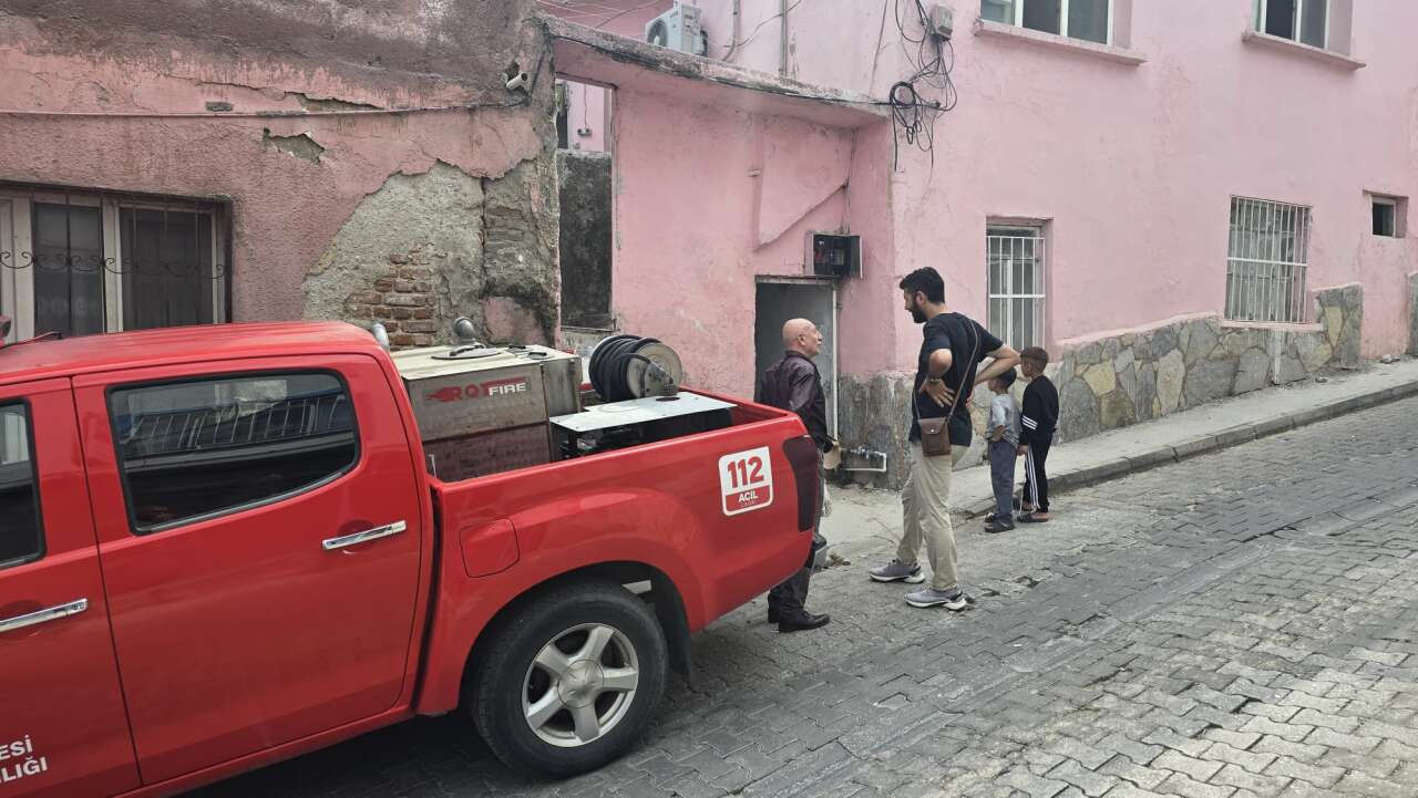 Milas'ta Metruk Evde Kaçak Kazı Operasyonu: 3 Şüpheli Suçüstü Yakalandı 1